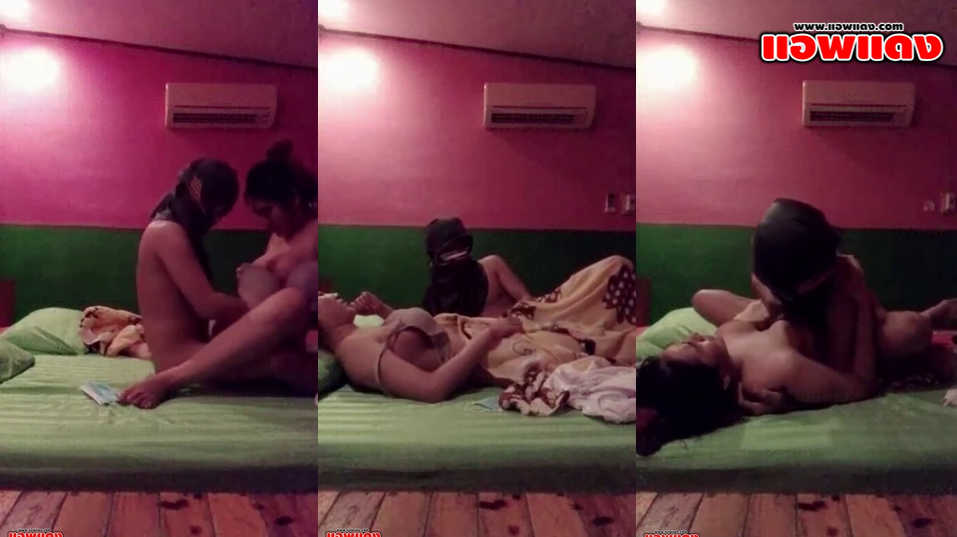 คลิปหลุดทางบ้าน สาวขี้เหงารอยสักกลางหลัง มานัดเย็ดหนุ่มกรีดยางหุ่นเด็ดๆ มาเปิดม่านรูดมาเย็ดเสียวมาจับซอยหีท่าหมาอย่างแจ่ม แล้วมาจับอุ้มให้ขึ้นขย่มเย็ดแล้วกระแทกหีร้องเสียวลั่นห้อง โดนไปแต่ละเด็ดทั้งนั้น