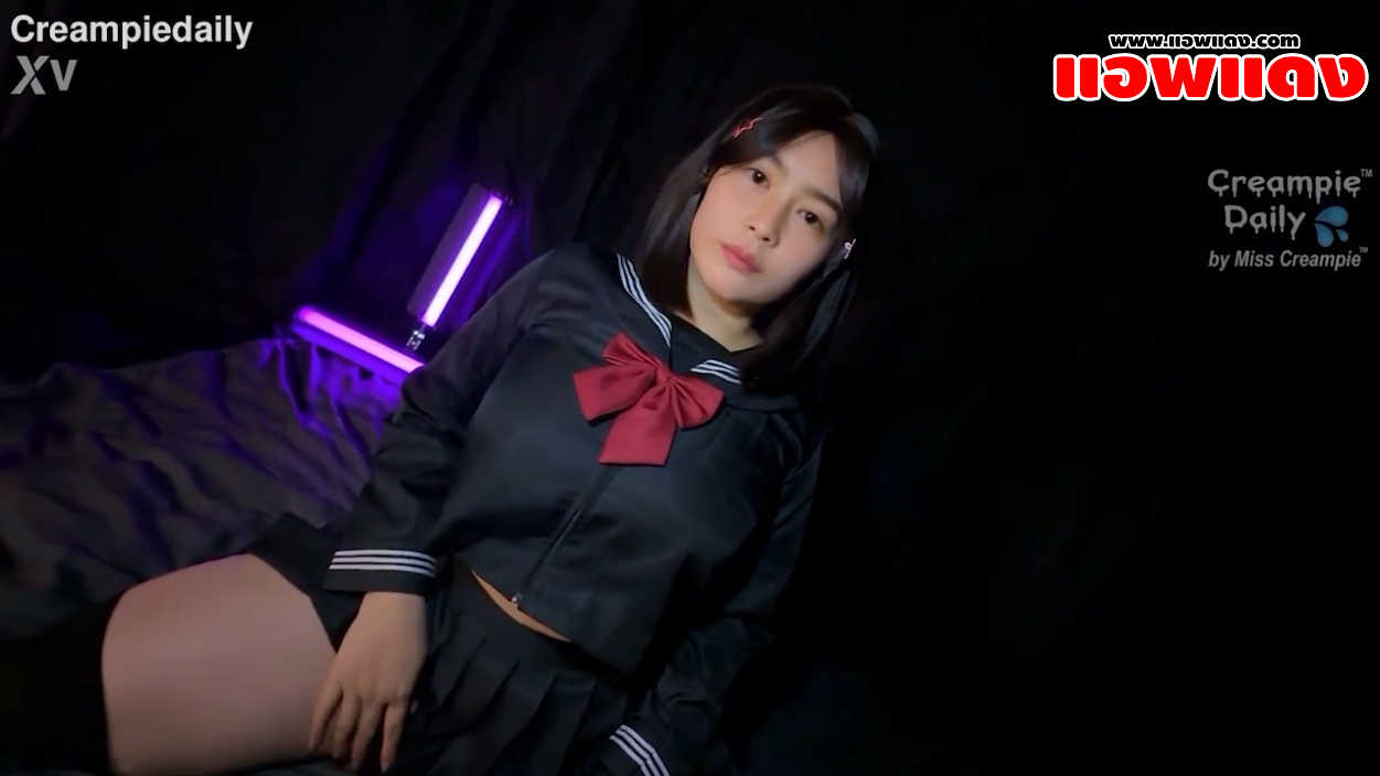 คลิปหลุด CreampieDaily น้องเอิร์นสาวไทยน่ารักขาวหีสวยใส่ชุดคอสเพลย์ญี่ปุ่นมาเย็ดกับพี่เทพ แล้วจับโม๊คควยเสียวๆก่อนโดนจับกระแทกหีรัวๆ